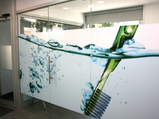 Porta sala espera Centre Odontol&ograve;gic Prodents